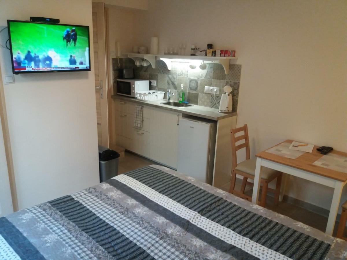 Castle Base Apartment Будапеща Екстериор снимка